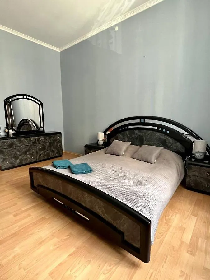 Apartment On Hnatiuka With Parking 리비프 0*,