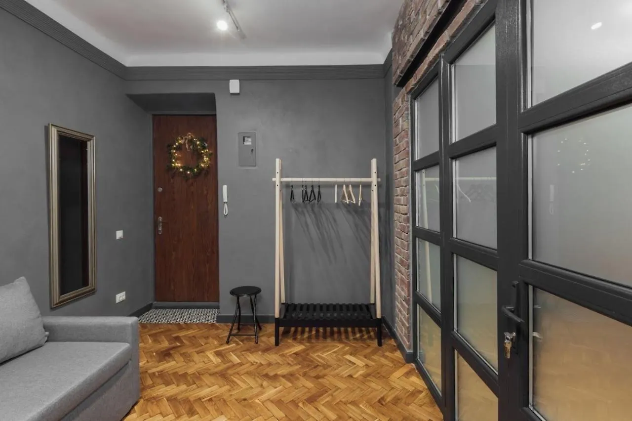 Apartment On Hnatiuka With Parking 리비프 우크라이나